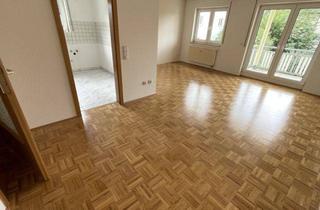 Wohnung mieten in Am Sportplatz, 09244 Lichtenau, 1. OG - in TOP Lage ! Bad mit Fenster + großes Wohnzimmer !