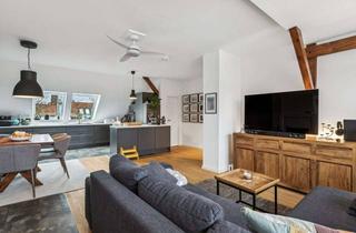 Wohnung kaufen in 12167 Steglitz, Dachgeschoss-Highlight mit 3 Zimmern, Kamin & großer Terrasse im Herzen von Steglitz