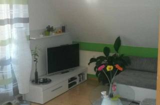 Wohnung kaufen in Waldseer Str., 88454 Hochdorf, Clevere Kapitalanlage: Gemütliche 2-Zimmer-DG-Wohnung mit Loggia & Garage!