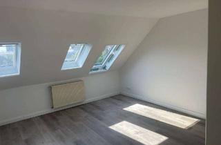 Wohnung mieten in Grenzweg 11, 30165 Vahrenwald, Renovierte Dachgeschosswohnung. Moderner Laminat, Türen, Schicke Einbauküche, Wannenbad Fenster