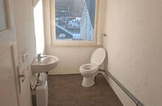 Wohnung mieten in Bergstraße 23, 96479 Weitramsdorf, Mietfreie Zeit zur Renovierung | 5-Zimmer-Wohnung | ca. 100 m² | Wannenbad mit Fenster