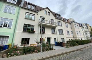 Wohnung mieten in Lessingstraße 13, 18055 Stadtmitte, Modernisierte 3-Zimmerwohnung im beliebten Bahnhofsviertel in Rostock - mit zwei Balkonen