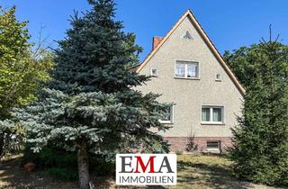 Einfamilienhaus kaufen in 14612 Falkensee, Einfamilienhaus mit Charakter und Potenzial auf großzügigem Grundstück
