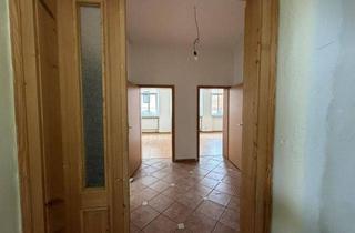 Wohnung mieten in Julius-Fucik-Str. 36, 08523 Plauen, 3-Raum-Wohnung in zentraler Lage mit eigenem Waschraum und Keller