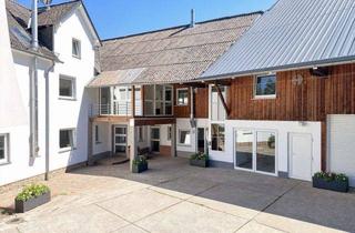 Haus kaufen in 35641 Schöffengrund, Zweifamilienhaus mit Gewerbe (KFZ Werkstatt)
