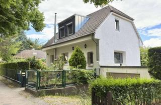 Einfamilienhaus kaufen in 12107 Berlin, Freistehendes Einfamilienhaus mit Südterrasse und Garage in begehrter Wohnlage von Berlin-Mariendorf