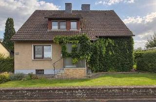 Einfamilienhaus kaufen in 37170 Uslar, * Großzügiges Einfamilienhaus in Uslar * Wfl. ca. 210 m² * GS ca. 1045 m² * 2 Garagen * 1 Carport *