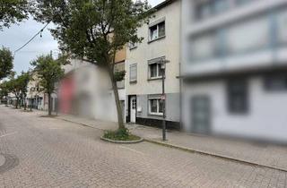Haus kaufen in 66763 Dillingen, Stark sanierungsbedürftiges Ein- bis Zweifamilienhaus in zentraler Lage von Dillingen