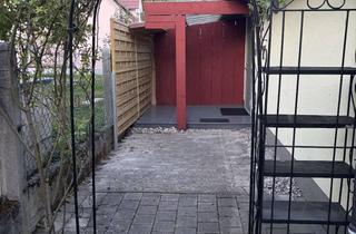 Haus mieten in Parkstr. 23, 85757 Karlsfeld, Charmantes 2-Zimmer-Haus (Rückgebäude) in Karlsfeld
