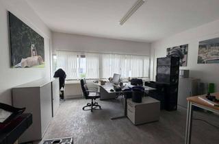 Gewerbeimmobilie kaufen in 73207 Plochingen, Vielseitig nutzbare Gewerbehalle mit Bürotrakt, Empore und Hofzufahrt – derzeit vermietet
