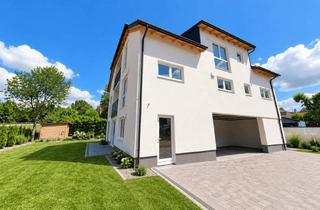 Wohnung kaufen in 93087 Alteglofsheim, Neubau-Gartenwohnung mit ca. 125 m² Privatgarten – Einzug ab November