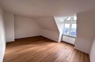 Penthouse mieten in Schlagbaumer Straße 59, 42653 Gräfrath, Erstbezug nach Sanierung: 106 m2 Dachgeschosswohnung mit Penthouse-Feeling, Aufzug & Stellplatz