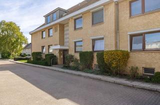 Wohnung kaufen in 23562 St. Jürgen, Ruhige Dachgeschosswohnung mit zwei Balkonen und viel Privatsphäre