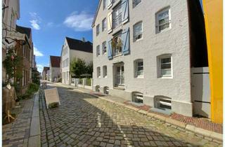 Wohnung kaufen in 25813 Husum, BEZUGSFREI IM TOPZUSTAND: Lichtdurchflutetes Souterrain-Appartement im Herzen der Altstadt !