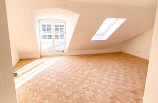 Wohnung kaufen in 82152 Krailling, DachgeschossTRAUM | 2 Zi. + Küche m. hochw. EBK | frisch RENOVIERT – jetzt bezugsfrei!