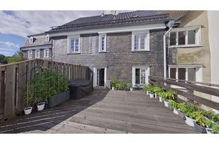 Wohnung kaufen in 51643 Gummersbach, Schickes Apartment in saniertem Fachwerkhaus mit großzügiger Terrasse im Herzen von Gummersbach