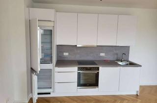 Wohnung mieten in Seesener Straße 23, 10711 Wilmersdorf, Dachgeschoßneubau mit 2-Zimmer, EBK und Parkett
