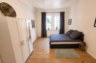 WG-Zimmer mieten in 40549 Heerdt, Möbliertes 22 m² WG-Zimmer - Frauen-WG in Düsseldorf-Heerdt- ruhig & hochwertig