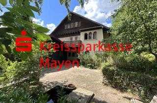 Haus kaufen in 56746 Kempenich, Nähe Nürburgring. Investitionsobjekt mit großem Grundstück.