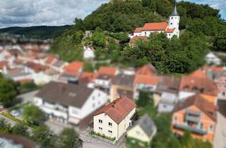 Haus kaufen in 93093 Donaustauf, Der Burg zu Füßen: EFH mit Potential in zentraler Lage!