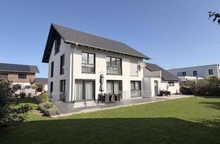 Haus kaufen in 87730 Bad Grönenbach, Exklusives Anwesen mit Einliegerwohnung: Wohnluxus mit Kamin, Garten, und Terrasse