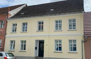 Haus kaufen in 16928 Pritzwalk, Pritzwalk - Zweifamilienhaus im Stadtzentrum mit Garten