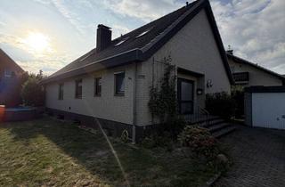 Haus kaufen in 30952 Ronnenberg, Großzügiges Ein- bis Zweifamilienhaus mit Garten und Doppelgarage in Empelde