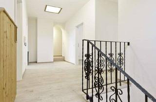 Haus kaufen in Eggendobl 16a, 94034 Hacklberg, Stadthaus mit 6 vermieteten Zimmern, Lager und KFZ-Stellplatz