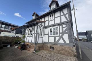 Haus kaufen in Alte Dorfstraße XY, 35091 Cölbe, Zweifamilienhaus in zentraler Wohnlage von Cölbe