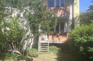Wohnung kaufen in Wichurastraße 115, 12249 Lankwitz, Helle 3-Zimmer-Hochparterre-Wohnung mit Privatgarten, Balkon & PKW-Stellplatz in Steglitz-Zehlendorf