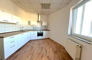 Wohnung kaufen in 93333 Neustadt, Charmante Eigentumswohnung mit großer Wohndiele und Aufzug