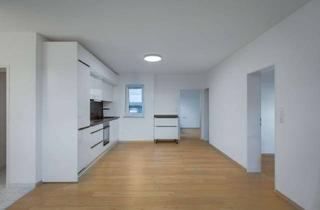 Wohnung kaufen in 89231 Neu-Ulm, Großzügige 4-Zimmer-Dachgeschosswohnung in Neu-Ulm/Offenhausen