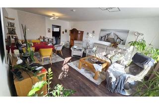 Wohnung kaufen in 79576 Weil am Rhein, Helle 2,5-Zimmer-Wohnung mit großzügigem Balkon und schönem Weitblick! Umbau zu einer 3-Zi. möglich!