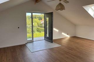 Wohnung mieten in 83352 Altenmarkt, 1,5-Zimmer-Dachgeschosswohnung – frisch renoviert, 2 Balkone & Bergblick