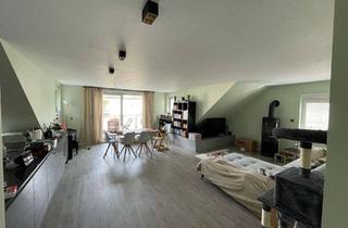 Wohnung mieten in 63110 Rodgau, Großzügige 4-Zimmer-Wohnung mit Balkon, Einbauküche, Kamin, Garage &Stellplatz in Rodgau-Weiskirchen
