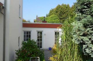 Wohnung mieten in Flittarder Hauptstraße 102, 51061 Flittard, 82 m² große 2-Zimmer-Terrassen- Wohnung mit offener weißer Einbauküche und eigenem Eingang