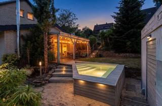 Haus kaufen in 32120 Hiddenhausen, Wohnen mit Charakter – großzügiges 2-Familienhaus in besonderer Hanglage