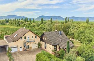 Einfamilienhaus kaufen in 76833 Knöringen, ++ Freistehendes Einfamilienhaus + Wohngebäude mit Wohnung & Garagen in Feldrandlage ! ++