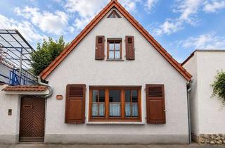 Haus kaufen in 55129 Hechtsheim, Grüne Oase mit Terrasse: Haus in ruhiger Fußweg-Lage im alten Zentrum Mainz-Hechtsheims