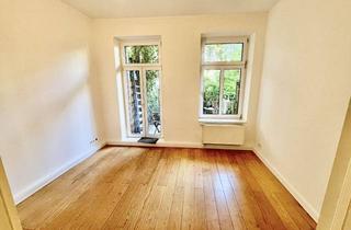 Wohnung kaufen in Thadenstraße 100, 22767 Altona-Altstadt, 2-Zi. Altbau-Wohnung mit Vollbad, großem Balkon und direktem Zugang zum eigenen Garten - von privat