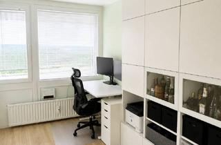 Wohnung kaufen in Robert-Bosch-Straße 14a, 86167 Lechhausen, 3-Zimmer-Panoramawohnung mit Balkon Und Wintergarten in Augsburg-Lechhausen
