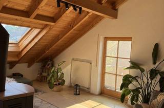 Wohnung mieten in 86911 Dießen, 2-Zimmer-Dachgeschosswohnung mit schönem Balkon & Küche, inkl. Stellplatz (3 J. befristet)