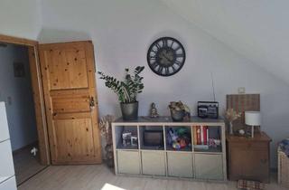Wohnung mieten in Raiffeisenstraße, 65510 Idstein, Gemütliche 2-Zimmer-Dachgeschosswohnung in Idstein-Heftrich für Singley/Paare - 68m² mit Stellplatz
