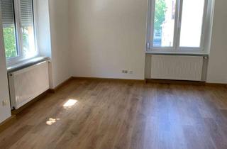 Wohnung mieten in 75177 Nordstadt, Schöne sanierte Altbau-Wohnung mit drei Zimmern, Einbauküche und Loggia in Pforzheim