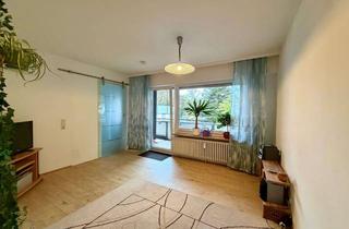Wohnung kaufen in Hörnlishofstraße, 78126 Königsfeld, Helle 1,5-Zimmer-Wohnung mit separatem Schlafbereich, Balkon und Blick ins Grüne in Königsfeld