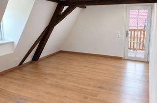 Wohnung mieten in Klostergasse 12, 91550 Dinkelsbühl, Kernsaniert 2024: Geräumige 3,5-Zimmer-DG mit Aufzug, West-Balkon & 2 Bädern; Dinkelsbühler Altstadt