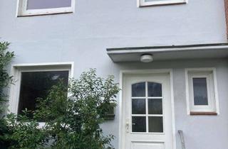Haus kaufen in 25469 Halstenbek, Reihenmittelhaus in verkehrsgünstiger und ruhiger Lage