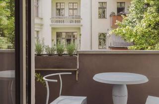 Wohnung kaufen in 12055 Neukölln, Bauhaus trifft auf Skandinavien: Design-Altbau mit Kaminofen, exklusiver Einbauküche & West-Balkon