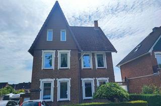 Wohnung kaufen in Brodersdorfer Weg, 24235 Laboe, Gemütliche Dachgeschoss-Wohnung in Gründerzeit-Villa