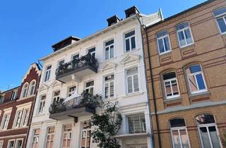 Wohnung kaufen in 31135 Hildesheim, Besondere 4-Zimmer-Maisonettewohnung mit historischem Charme in bester Lage von Hildesheim